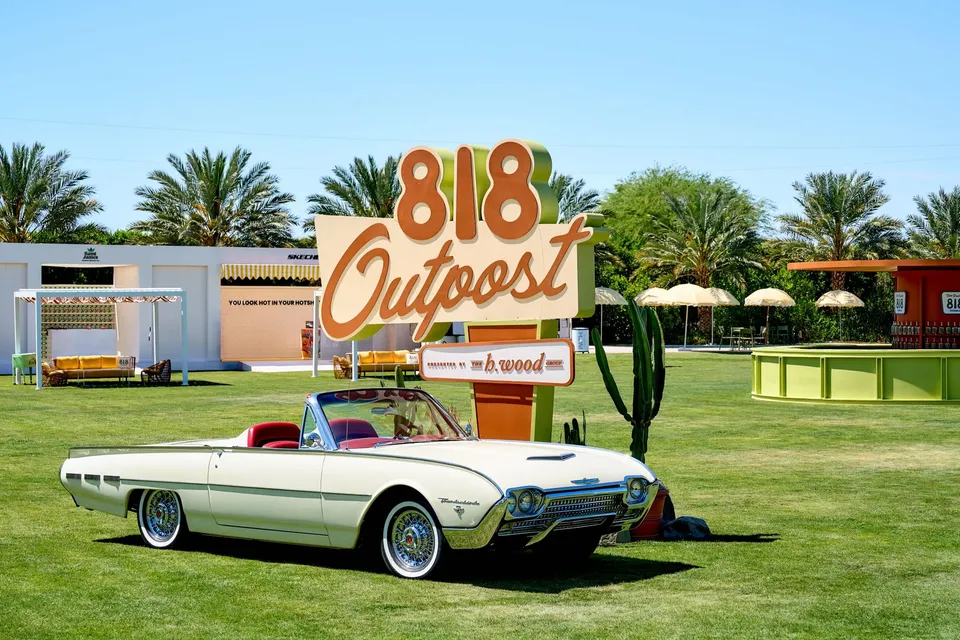 818's pop-ups are designed for high social media visibility